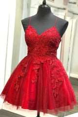 Una línea de vestidos de fiesta de encaje rojo Vestido corto de damas con cuentas y cuello en V