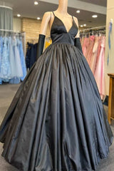 Una línea de cuello en V vestidos de fiesta negros con bolsillo vestido de graduación formal de satén largo