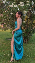 Vestidos de fiesta esmeralda simples Vestido largo clásico verde para invitados de boda División alta