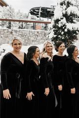 Vestidos de dama de honor de terciopelo negro de manga larga hasta el suelo de invierno