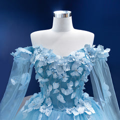 Vestidos de quinceañera con flores 3D de tul y escote en forma de corazón azul con capa