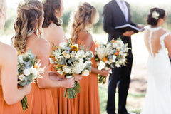 Vestidos de dama de honor sexys de color naranja quemado, corte en A, cuello Halter largo sin espalda