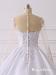 Una línea de encaje apliques vestidos de novia de satén mangas largas con botón
