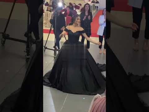 Black Wedding Dresses Gothic Ball Gown Off the Shoulder Bridal Dress