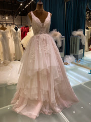 Una línea de vestidos de novia vintage de encaje Vestido de novia sin mangas con cuello en V