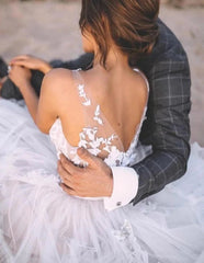 Vestidos de novia con apliques de encaje y cuello en V Vestido de novia con falda de tul en capas