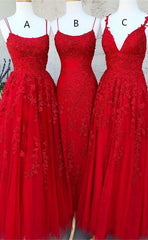 Una línea de encaje rojo vestidos de fiesta largos con espalda espagueti cruzada
